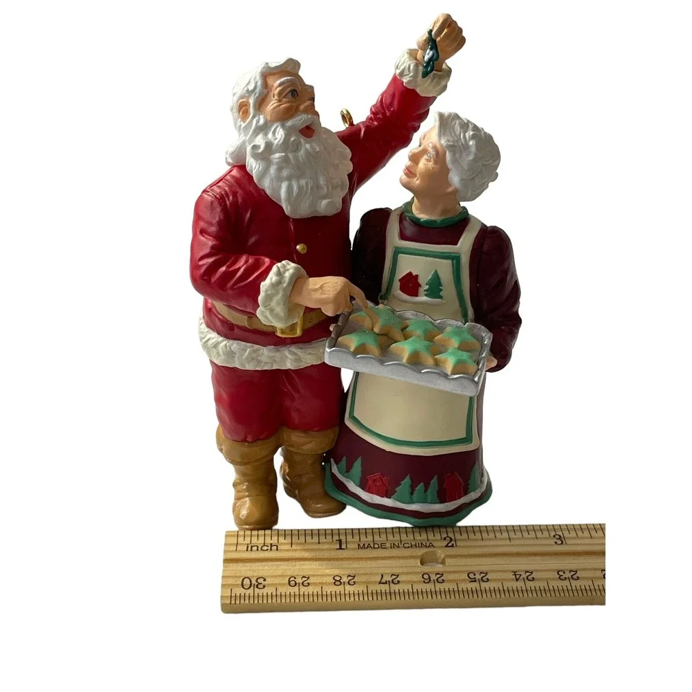 Hallmark Keepsake Santa Sneaks A Sweet‎ Cooking For Christmas Ornament 2001